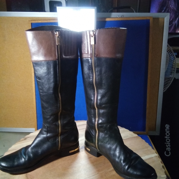Michael Kors Black & Brown Leather Riding Boots w/ Gold Tone Hardware Sz. 7.5-US - Picture 9 of 16